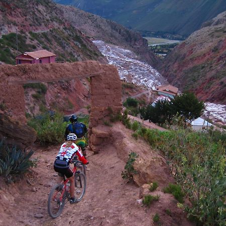 Lizzy Wasi Urubamba Hotell Exteriör bild