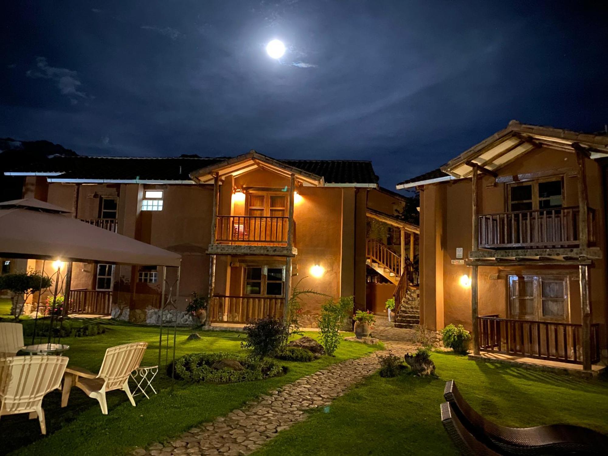 Lizzy Wasi Urubamba Hotell Exteriör bild